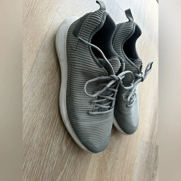 Footjoy Golf Shoes - Picture 2 of 9